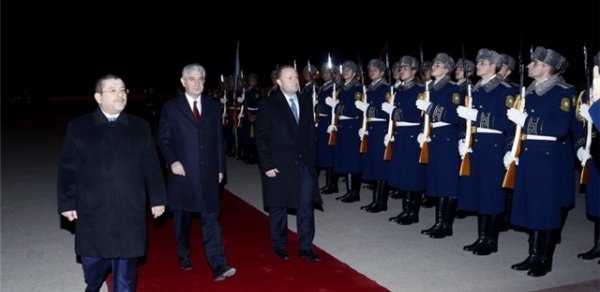Baş nazir Bakıda -  FOTO 