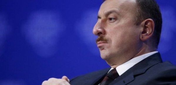 İlham Əliyev: Azərbaycanda bir adam neftin qiymətinin düşməsini hiss edibmi?