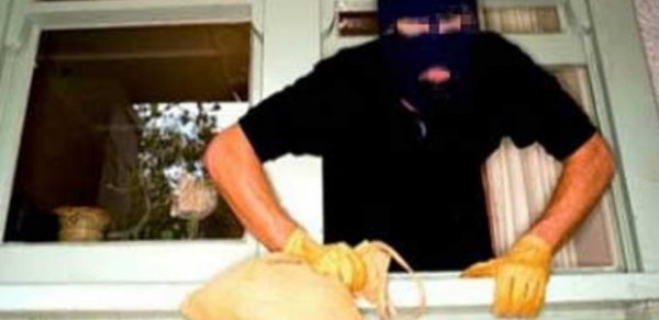 Bakıda 75 evdən 1 milyonluq qızıl aparan 17 yaşlı peşəkar oğru danışdı - FOTOLAR