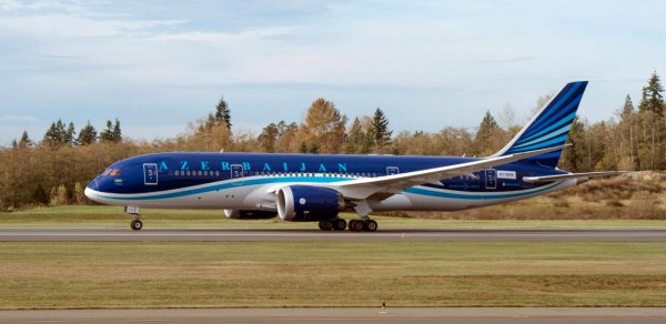Azərbaycan ilk "Boeing 787 Dreamliner" -ni aldı