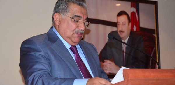 İcra başçısı müğənnini təhqir etdi: ‘O, getsin dovşanları ilə oynasın…’