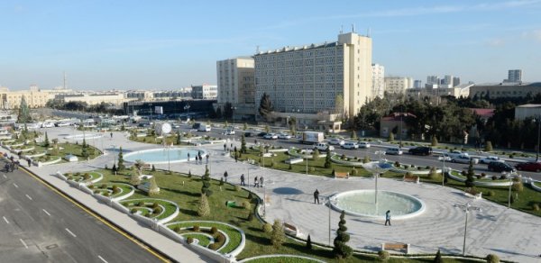 Prezident və xanımı parkda – FOTOLAR
