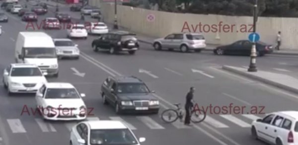 Bakıda piyada maşınların toqquşmasına səbəb oldu -  VİDEO 