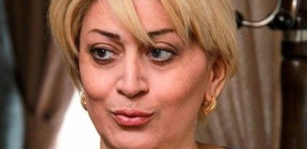 Deputatdan Xanım Qafarovanın anası və qızına xoş xəbər