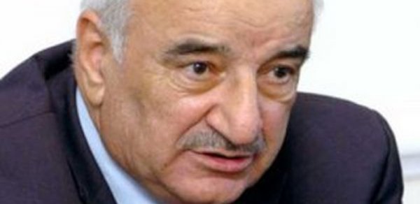 Abid Şərifov “Şöhrət” ordeni ilə təltif edildi