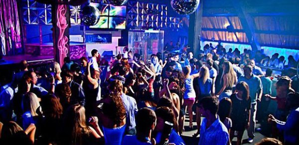 Bakıda gecə klubunda 20 yaşlı oğlana qarşı- CİNAYƏT