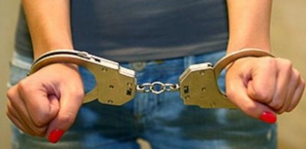 Bakıda “Zara”dan oğurluq edən 22 yaşlı qız tutuldu
