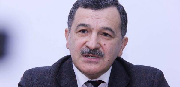 “Var-dövləti göstərəndə yox, millət üçün xərcləyəndə öyünərlər” – Aydın Mirzəzadə