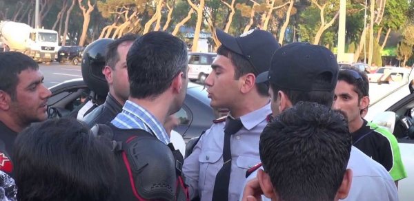 Daha bir polis döyüldü - Azərbaycanda