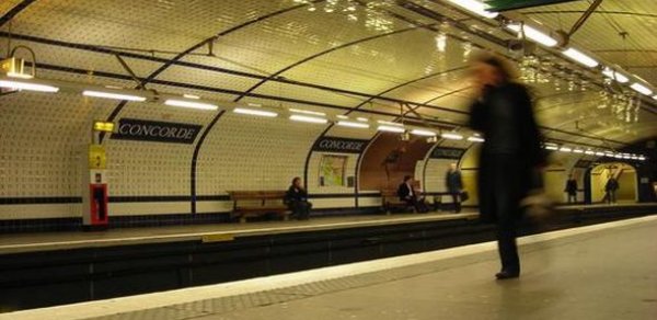 Bakı metrosunda yeni monitorlar quraşdırılır