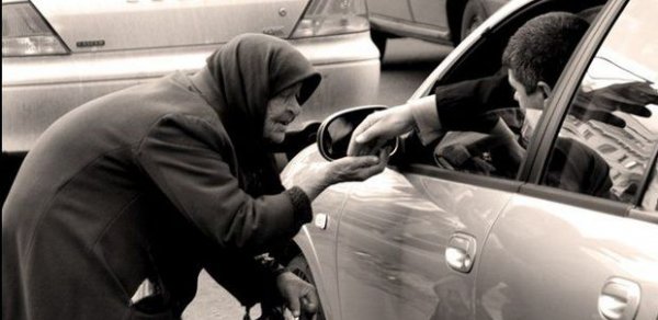 Varlılarla yoxsullar arasındakı - 10 FƏRQ