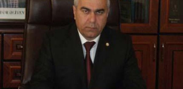 İcra başçısı ideya oğurluğunda suçlandı –  şok ittihamlar