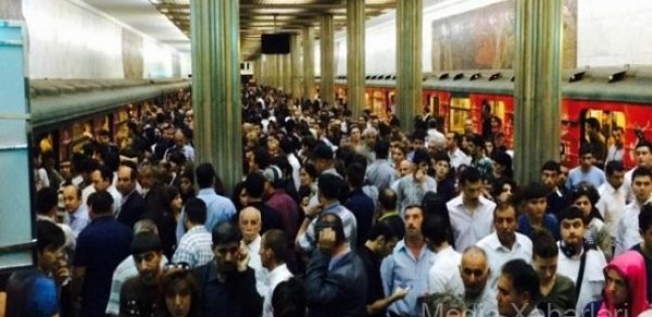 Bakı metrosunda bu ticarət növlərinə icazə verilir - SİYAHI 
