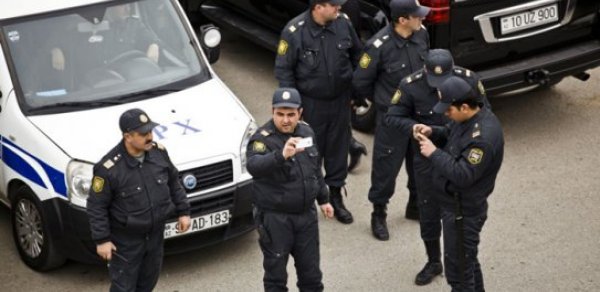 Özünü güllələyən polisin qardaşı danışdı