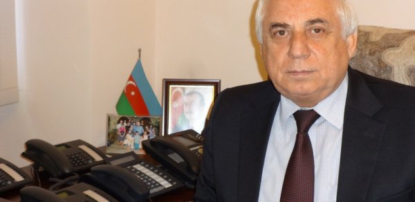 Deputatdan ilginc təklif: ‘Əgər müəllim 150-200 manatla dolana bilmirsə, onda işdən sonra da başqa nə iləsə məşğul olsun’