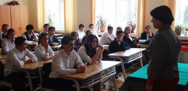 Məktəblilərin yaz tətili günləri dəyişdi