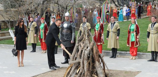 İlham Əliyev Novruz bayramı münasibətilə ümumxalq şənliyində iştirak etdi
