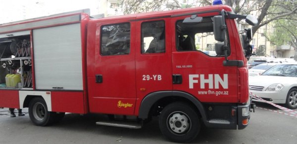Şəmkirdə ev yanıb
