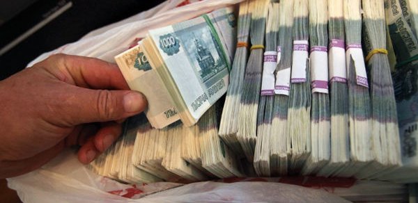 Azərbaycanlı Rusiya bankına bir milyonluq ziyan vurdu