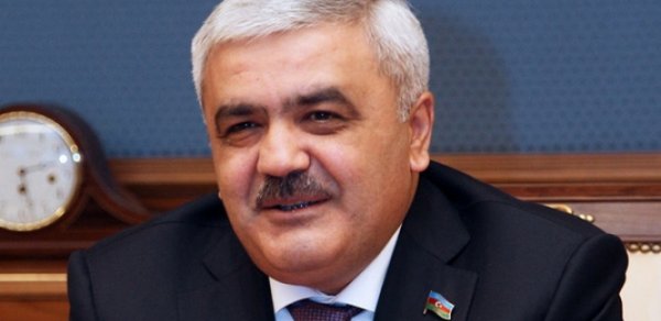 Prezident Rövnəq Abdullayevi “Şöhrət” ordeni ilə təltif etdi