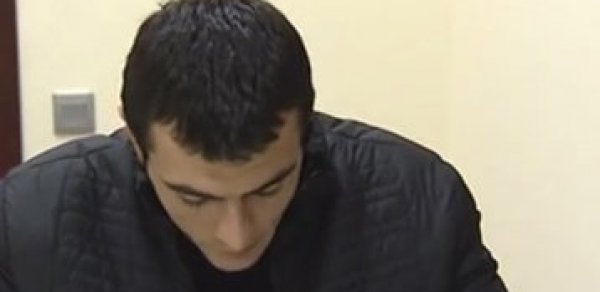 5 illik arvadını 8 yerindən bıçaqladı - VIDEO