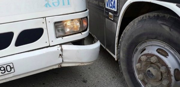 Sərnişin avtobusları bir-birinə çırpıldı - FOTOLAR