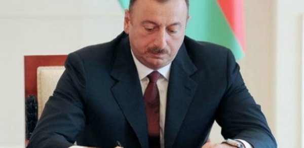 Prezident nekroloq imzaladı