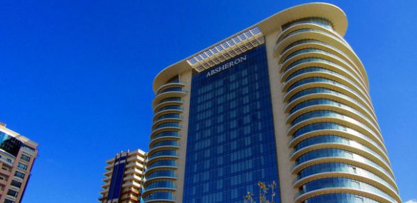 Bakıda “Marriott” oteli üzərində möhtəşəm lazer şousu