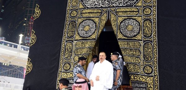 Prezident və ailəsinin Məkkə ziyarətindən – FOTOLAR