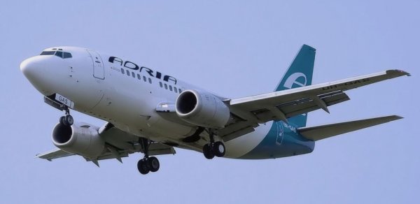 Londona uçan təyyarə Bakı aeroportunda məcburi eniş etdi