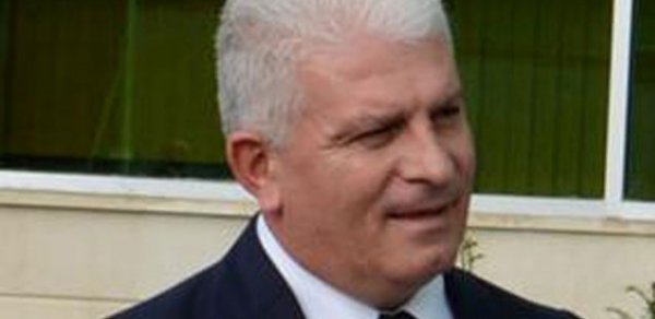 İcra başçısı yanan binadan danışdı