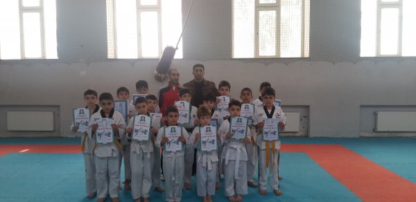 Uşaq və yeniyetmələrdən ibarət Taekvondo komandasının kəmər imtahanı keçirilib