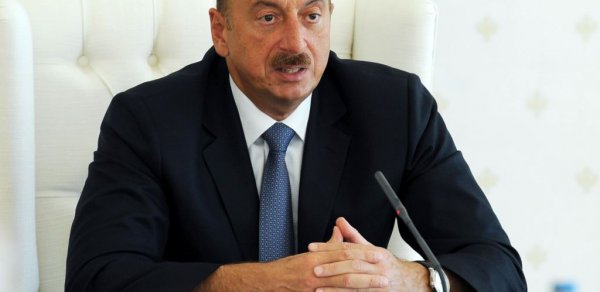 Dövlət Bayrağı Meydanı Kompleksi İdarəsinin rəisi vəzifəsindən azad etdi