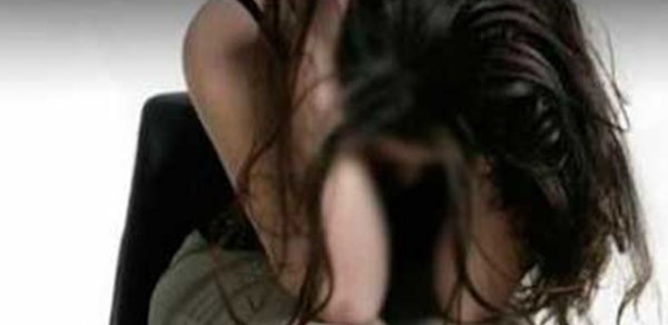 Ərinin seksual işgəncələrinə görə qadın evdən qaçdı