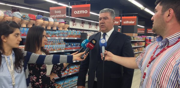 “Makromart Xırdalan”da Ulu Öndər Heydər Əliyevin anadan olmasının 92-ci ildönümü münasibətilə Xeyriyyə Tədbiri keçirildi