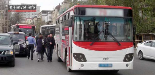Bir neçə avtobusun marşrutu dəyişdirildi, sərnişinlər yolda qaldılar