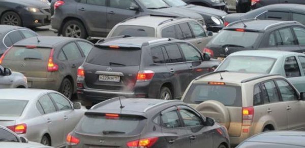 20 Yanvar yolunda hərəkət dayandı - 5 km-lik tıxac