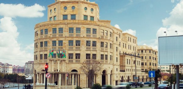 Oliqarxlar borclarını qaytarmaq üçün Bakıda böyük endirimə başladı