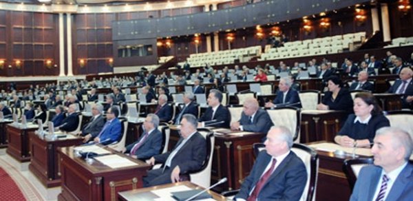 “Elgizə yox, polisə, məhkəməyə müraciət etsinlər” – Milli Məclis