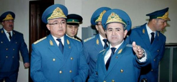 Gömrük generalları bir-birinə savaş açdı
