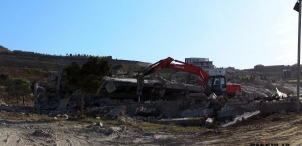 Məmurların Bakıdakı villaları belə söküldü - FOTOLAR