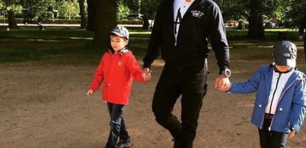 Emin əkizləri ilə Londonda - FOTO