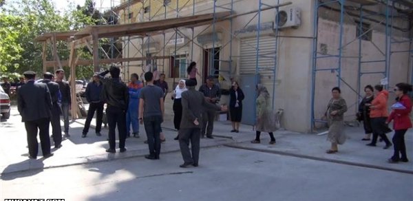 ‘Penoplast” üzlüklü binaların sakinləri etiraz aksiyası keçirdilər -  VİDEO, FOTOLAR 