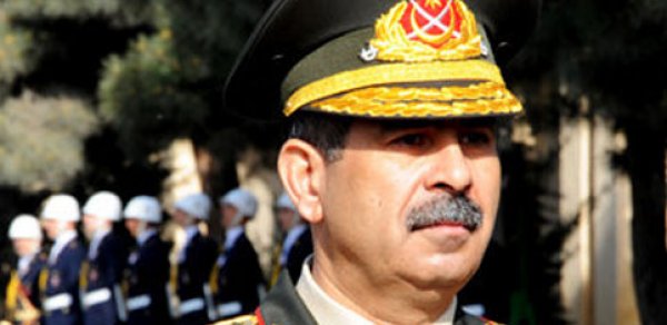 Zakir Həsənov hərbi qulluqçuları sevindirdi