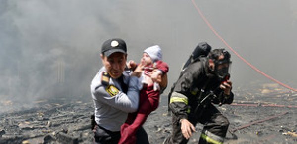 Ramil Usubov "Report" Agentliyinin fotomüxbirini "Fəxri fərman"la təltif edib - FOTO