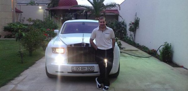 Hacı İbrahim Nehrəmli milyonluq avtomobillərini satışa çıxardı – FOTOLAR