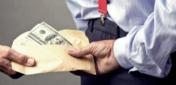 Bakının 4 kollecində şıdırğı rüşvət yığımı – SİYAHI