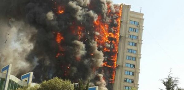 "Ölüm üzlükləri" sökülən binalarda indi də balkon təhlükəsi yaranıb