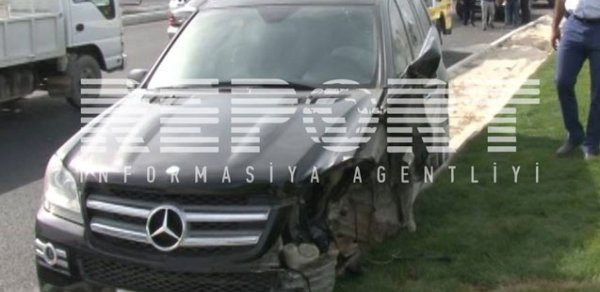 Bakıda 100 minlik maşın qəza törətdi - FOTOLAR