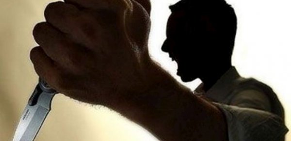 Anasını namus üstə öldürən oğulun məhkəməsi başladı